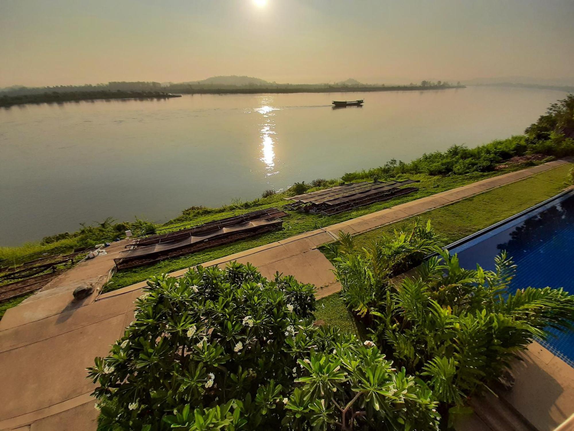 Siam Triangle Hotel Chiang Sean Chiang Saen Exterior photo